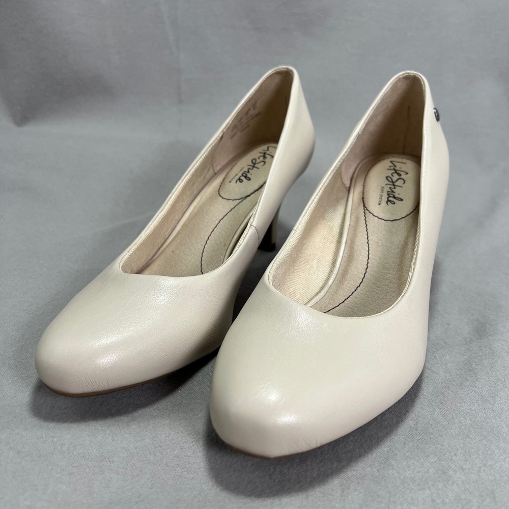 Life Stride Parigi Slip on Heels Beige Neutral Pumps Classic Round Toe Heels 8.5 - Picture 2 of 12